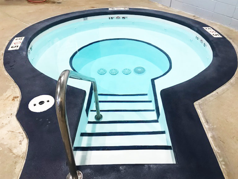 Thermal plastic pool